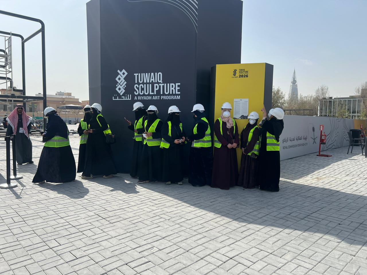 College of Architecture and Design Organizes a Field Trip to the Tuwaiq International Sculpture Symposium