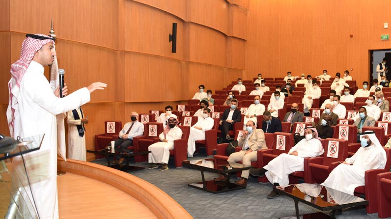 The College of Law holds an open meeting with its male and female students