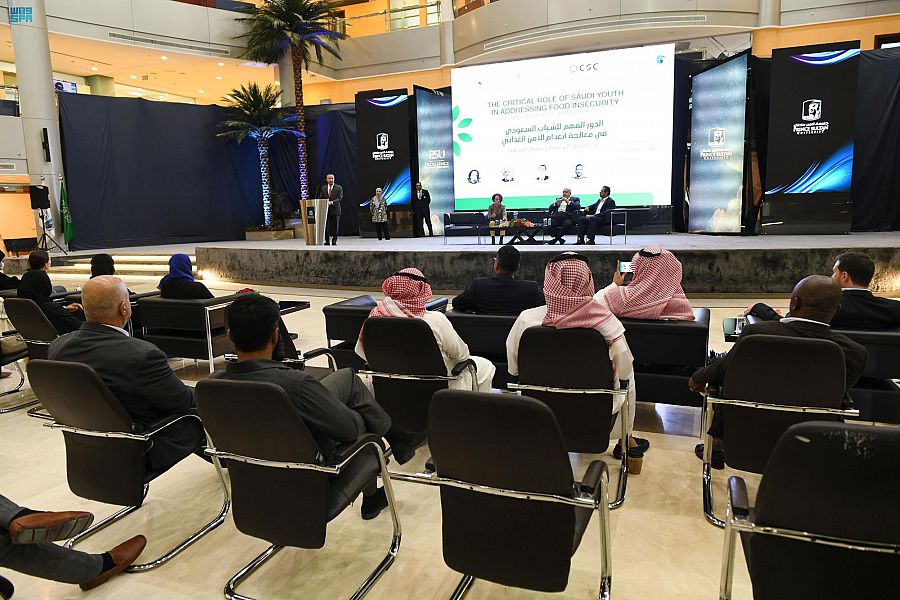 مركز الملك سلمان للإغاثة ينظم جلسة " الدور المهم للشباب السعودي في معالجة انعدام الأمن الغذائي في منطقة الشرق الأوسط وشمال أفريقيا "